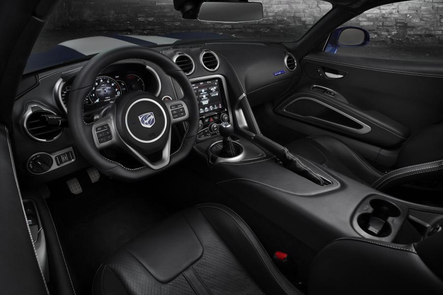 Торпедо SRT Viper GTS Launch Edition 2013 года  (фото 4 из 16)